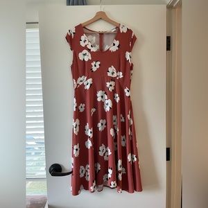 Red floral swing dress short sleeve